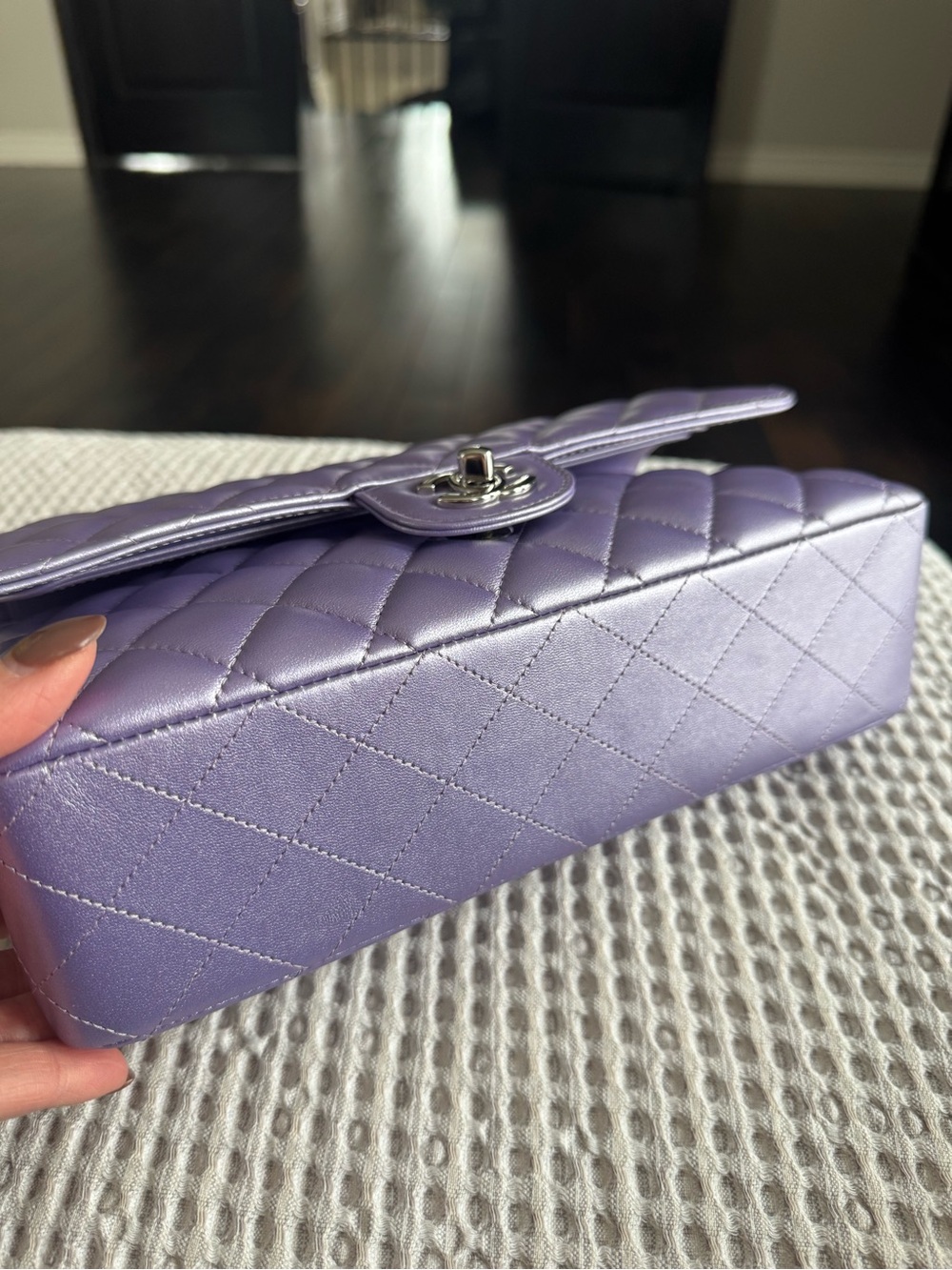 CHANEL Lavender Quilted Lambskin Classic Flap medium 23P - Picture 10 of 16